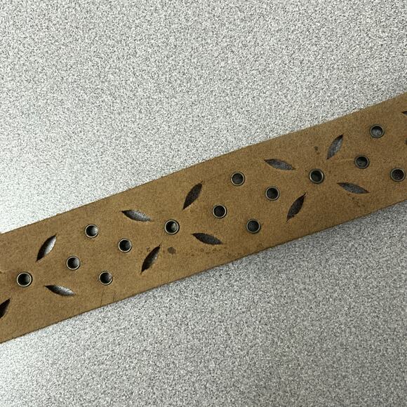 Fossil Womens Pink Leather Belt Medium Silver Buckle Boho Floral Cut Out Stud - Picture 10 of 10